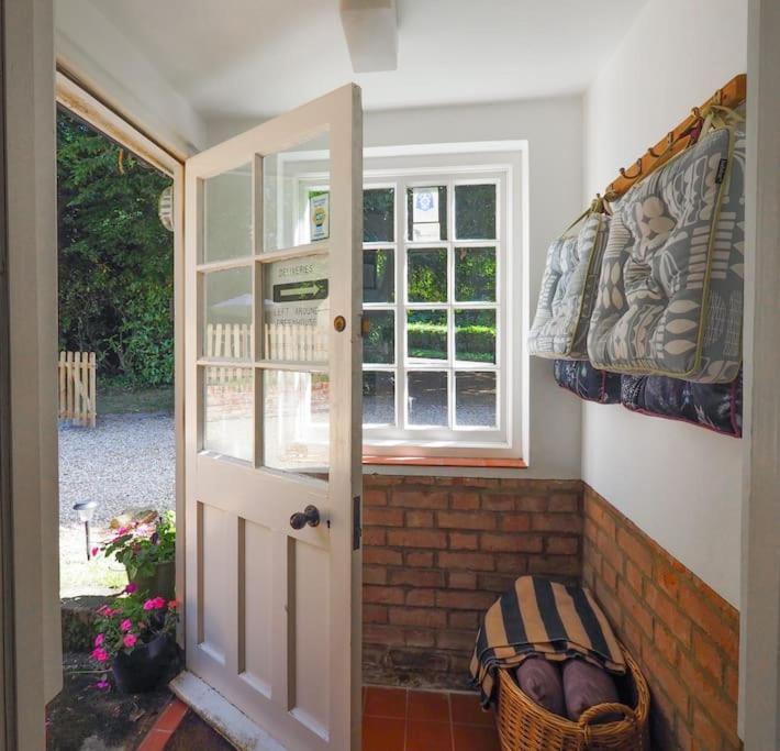 Landford'S Cottage, Your Retreat! Εξωτερικό φωτογραφία